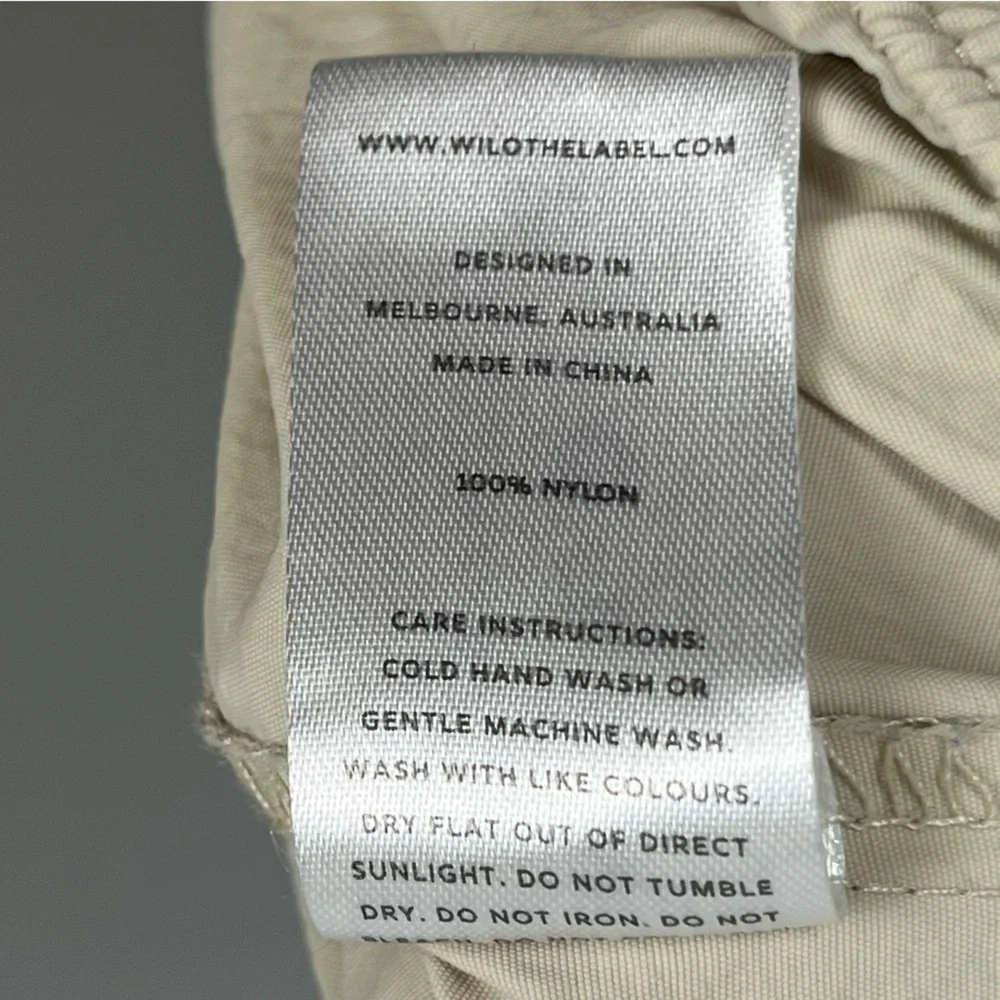Wilo The Label womens khaki nylon cargo parachute wide leg pants, large.